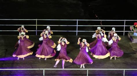 El Vito Una melancólica danza folclórica que evoca el amor y la pérdida en la soleada Andalucía